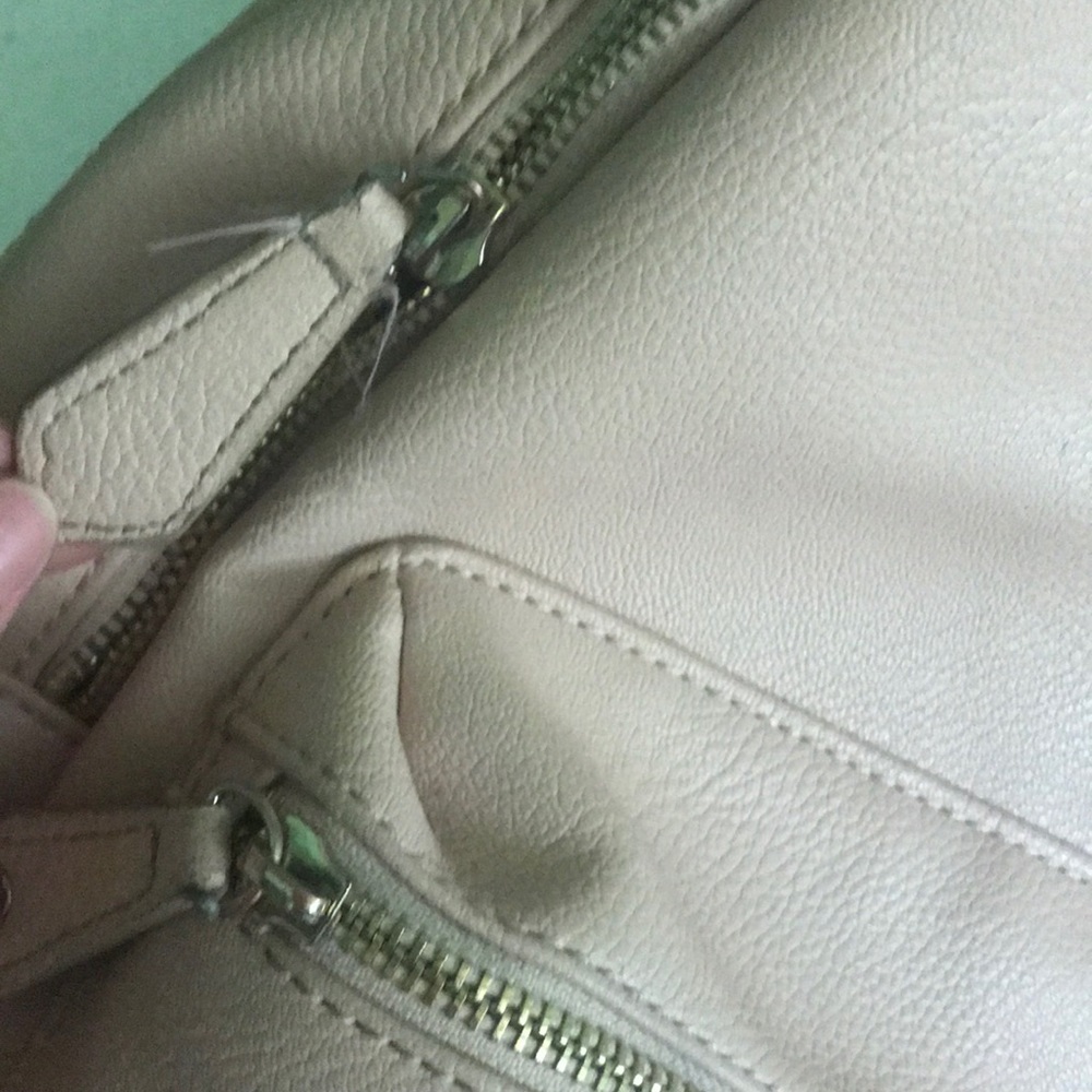 Guess Backpack - Picture 5 of 5